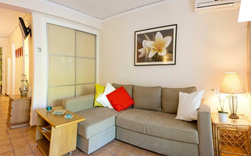 Comfortable Garden Apt Near Vouliagmeni Beach 雅典 外观 照片